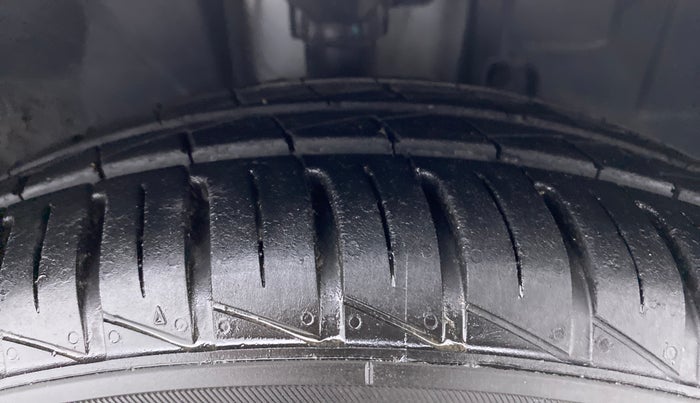 2021 Datsun Redi Go T (O), Petrol, Manual, 7,595 km, Right Front Tyre Tread