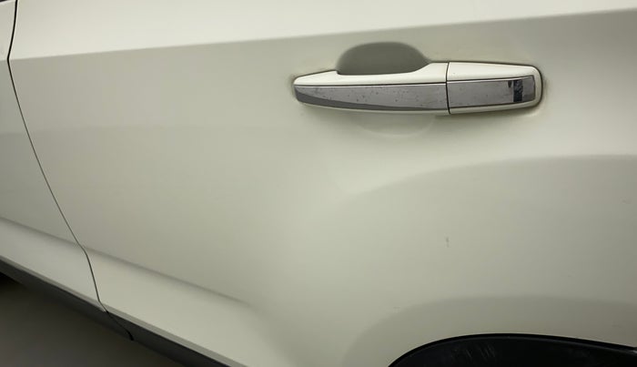 2019 Tata Harrier XZ 2.0L, Diesel, Manual, 71,440 km, Rear left door - Slightly dented