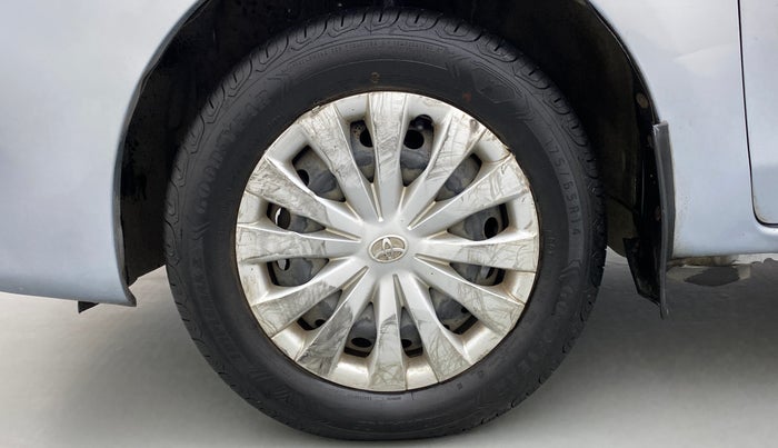 2011 Toyota Etios G, Petrol, Manual, 98,256 km, Left Front Wheel