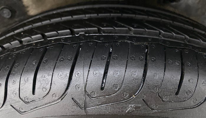 2011 Toyota Etios G, Petrol, Manual, 98,256 km, Left Rear Tyre Tread