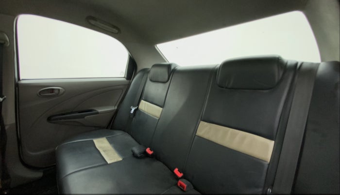 2011 Toyota Etios G, Petrol, Manual, 98,256 km, Right Side Rear Door Cabin