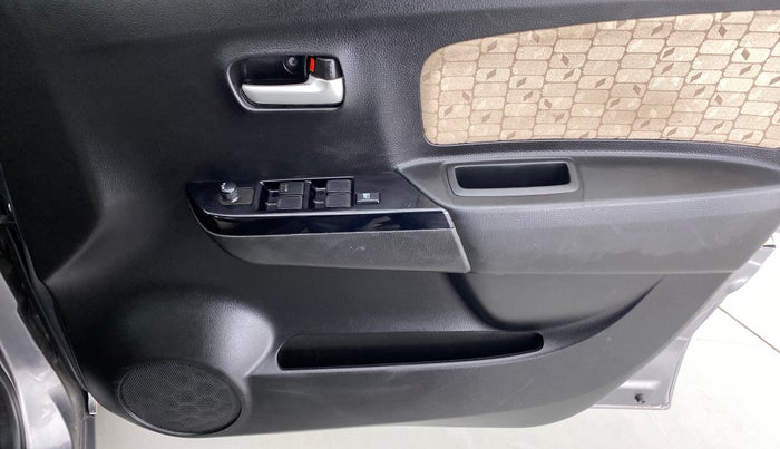 2018 Maruti Wagon R 1.0 VXI, Petrol, Manual, 36,658 km, Driver Side Door Panels Control