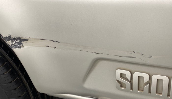 2015 Mahindra Scorpio S4PLUS, Diesel, Manual, 63,606 km, Right rear door - Minor scratches