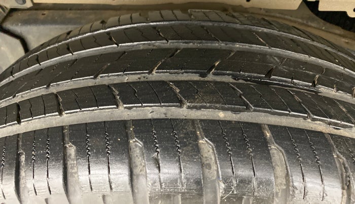 2015 Mahindra Scorpio S4PLUS, Diesel, Manual, 63,606 km, Left Rear Tyre Tread
