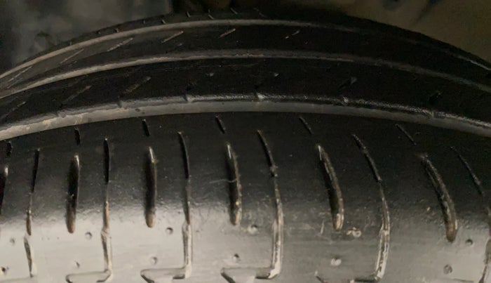 2017 Maruti IGNIS ZETA 1.2 AMT, Petrol, Automatic, 95,525 km, Left Front Tyre Tread