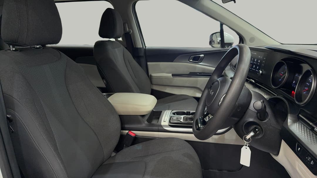 2022 Kia Carnival S, Automatic, 86388 km, Right Side Front Door Cabin View