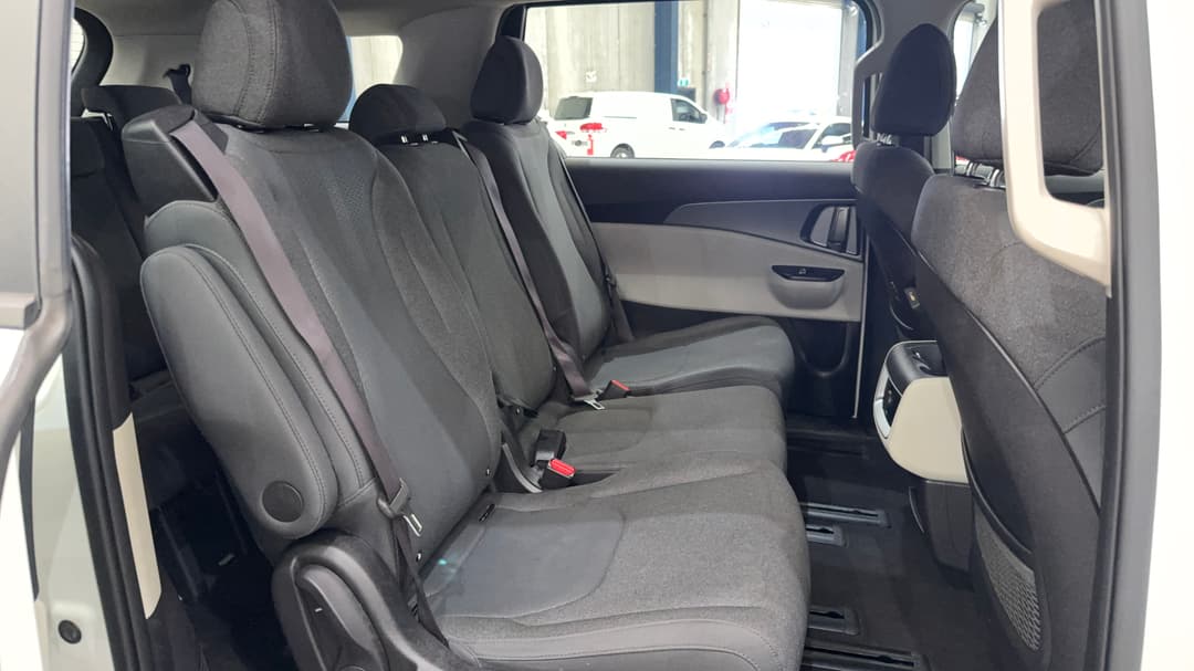 2022 Kia Carnival S, Automatic, 86388 km, Right Side Rear Door Cabin View