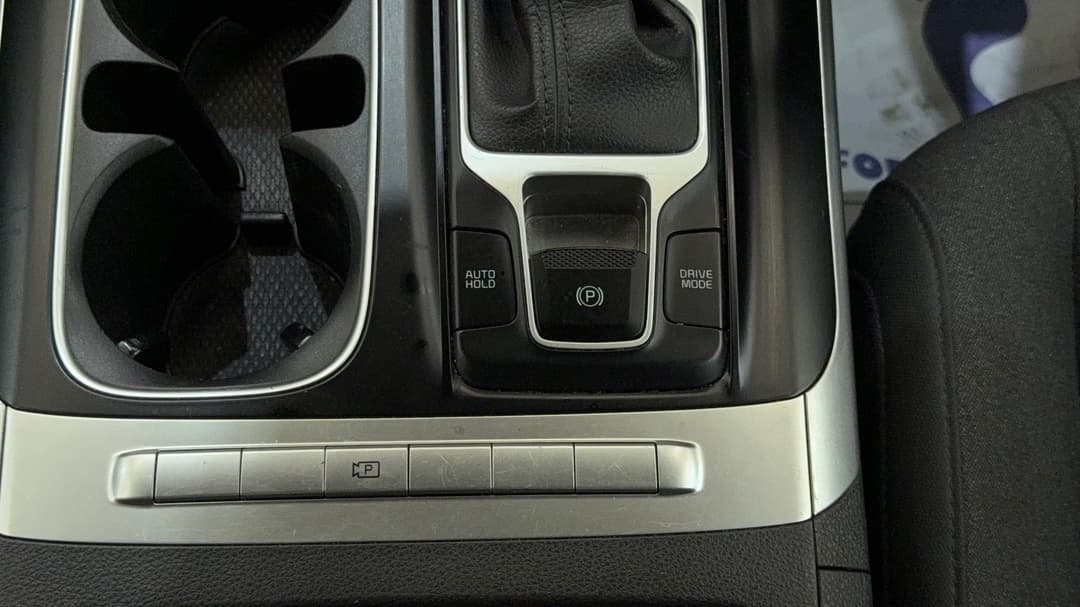 2022 Kia Carnival S, Automatic, 86388 km, Handbrake