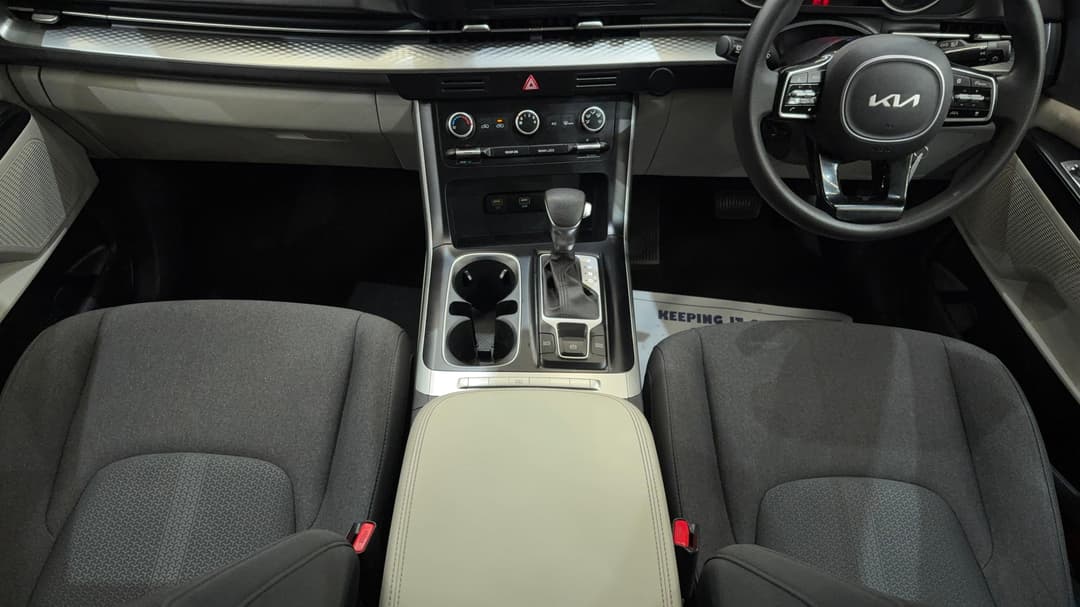 2022 Kia Carnival S, Automatic, 86388 km, Center Console