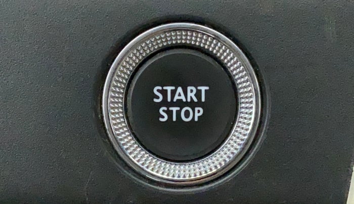 2020 Renault TRIBER RXZ AMT, Petrol, Automatic, 32,536 km, Keyless Start/ Stop Button