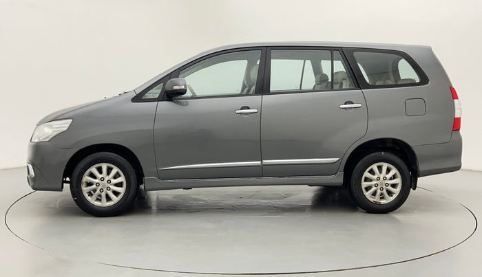 2014 Toyota Innova 2.5 VX 8 STR BS IV, Diesel, Manual, 1,37,097 km, Left Side