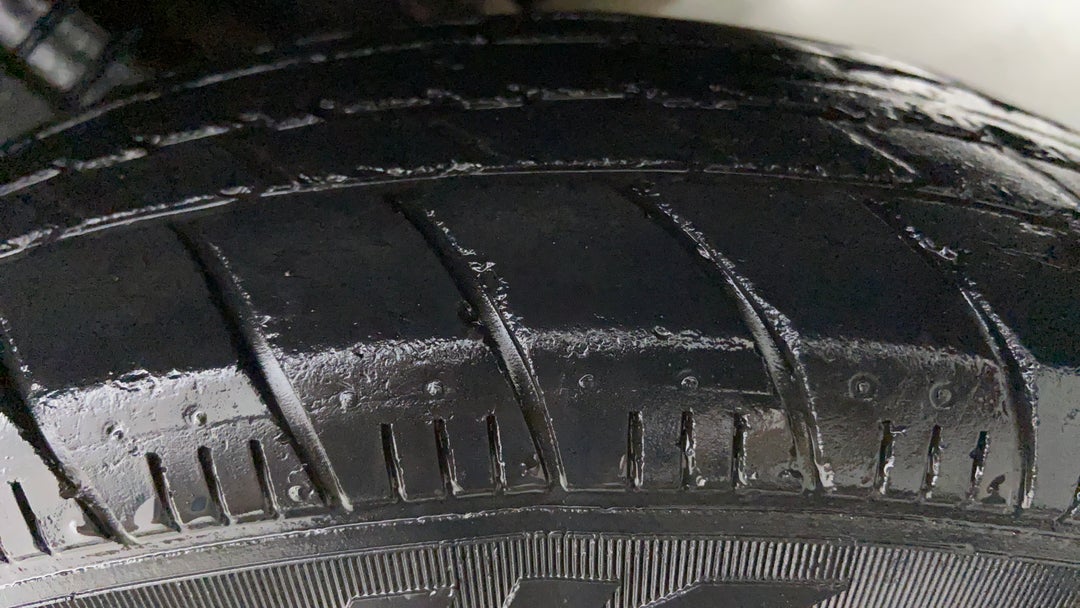 Left Rear Tyre Tread