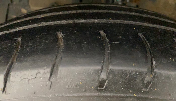 2012 Maruti Swift Dzire VXI, Petrol, Manual, 96,051 km, Left Front Tyre Tread