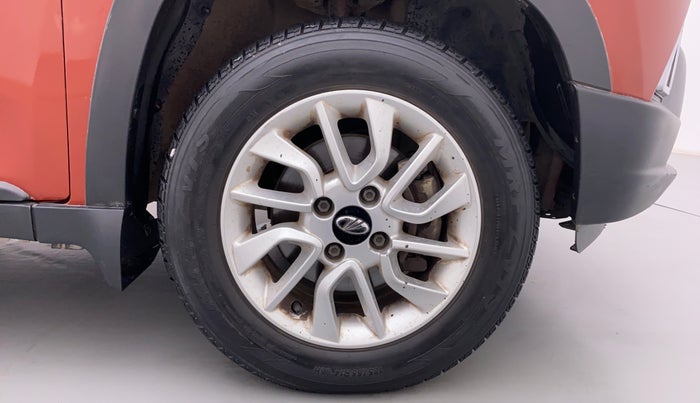 2016 Mahindra Kuv100 K8 6 STR, Petrol, Manual, 28,891 km, Right Front Wheel