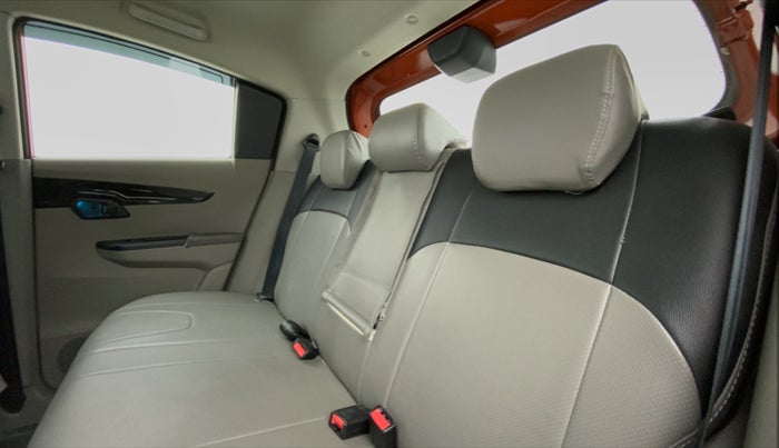 2016 Mahindra Kuv100 K8 6 STR, Petrol, Manual, 28,891 km, Right Side Rear Door Cabin