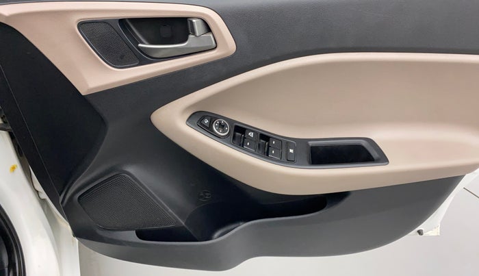 2017 Hyundai Elite i20 SPORTZ 1.2, Petrol, Manual, 51,035 km, Driver Side Door Panels Control