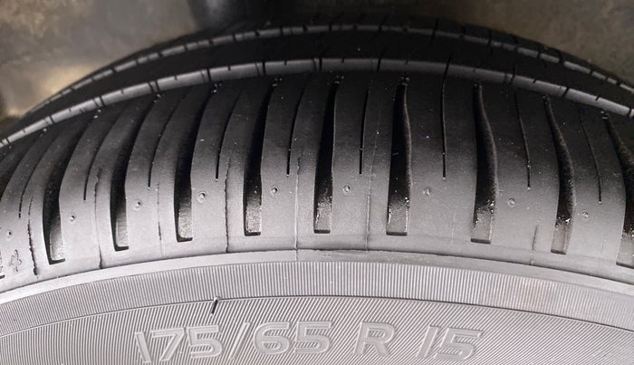 2016 Honda Jazz 1.2 SV MT, Petrol, Manual, 51,006 km, Right Rear Tyre Tread