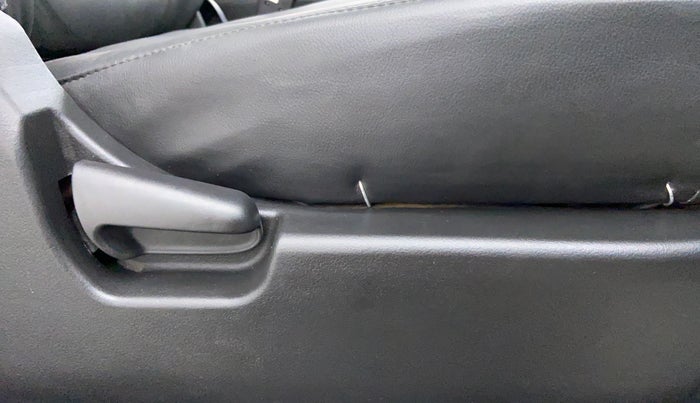 2015 Maruti Wagon R 1.0 LXI, Petrol, Manual, 21,963 km, Driver Side Adjustment Panel