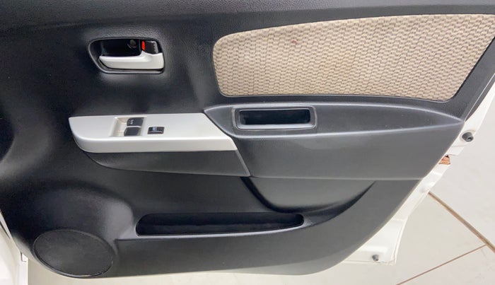 2015 Maruti Wagon R 1.0 LXI, Petrol, Manual, 21,963 km, Driver Side Door Panels Controls