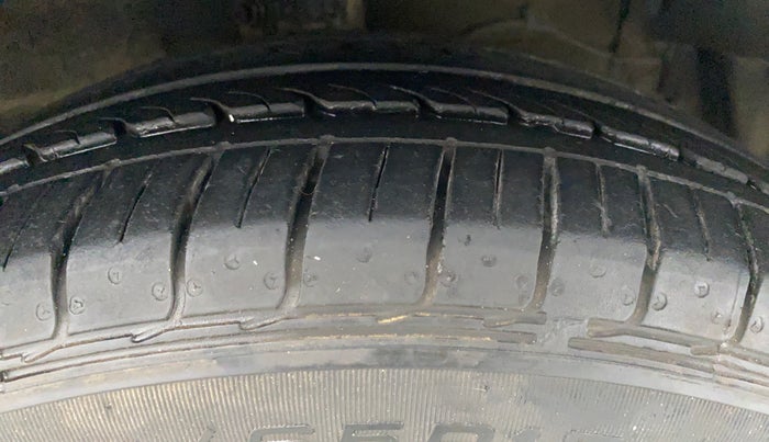 2019 Maruti Ciaz DELTA 1.5 SHVS VVT MT, Petrol, Manual, 20,701 km, Right Front Tyre Tread