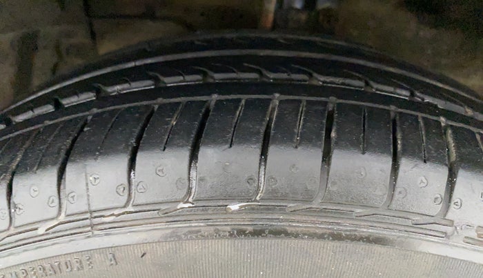 2019 Maruti Ciaz DELTA 1.5 SHVS VVT MT, Petrol, Manual, 20,701 km, Left Front Tyre Tread