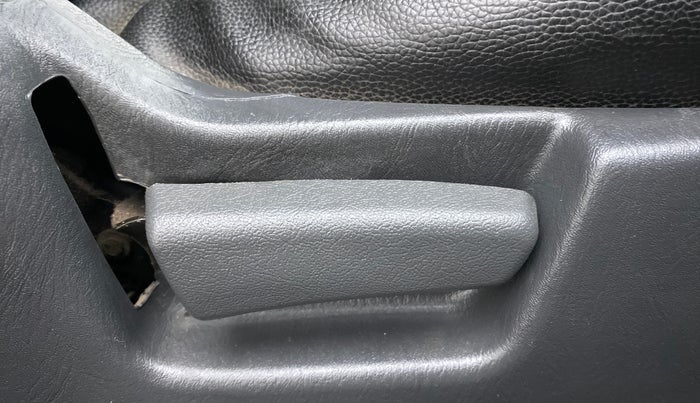 2015 Maruti Alto K10 VXI P, CNG, Manual, 33,818 km, Driver Side Adjustment Panel