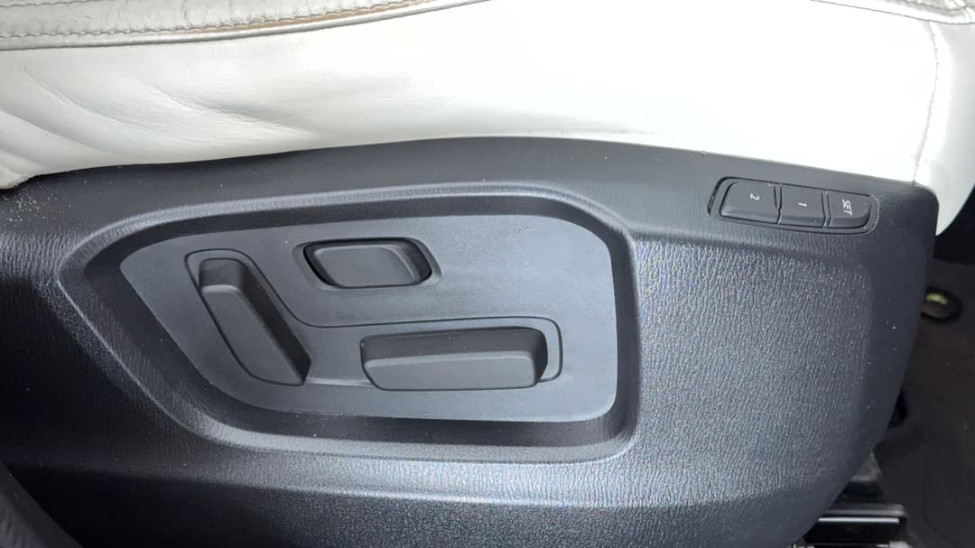 2019 Mazda CX-5 Gt (4x4), Automatic, 78710 km, Drivers Side Adjustment Panel