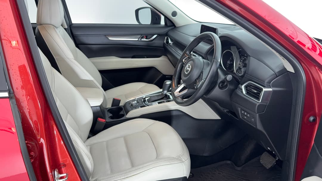 2019 Mazda CX-5 Gt (4x4), Automatic, 78710 km, Right Side Front Door Cabin View