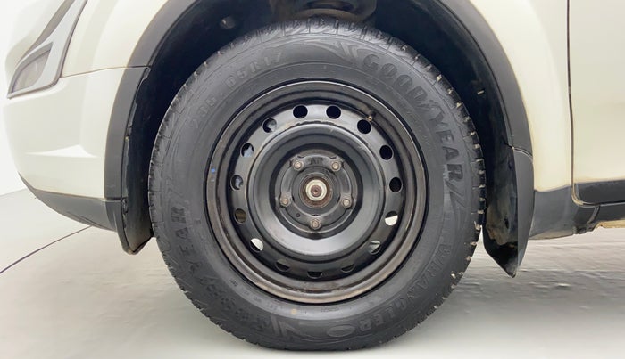 2017 Mahindra XUV500 W6 4X2, Diesel, Manual, 51,223 km, Left Front Wheel