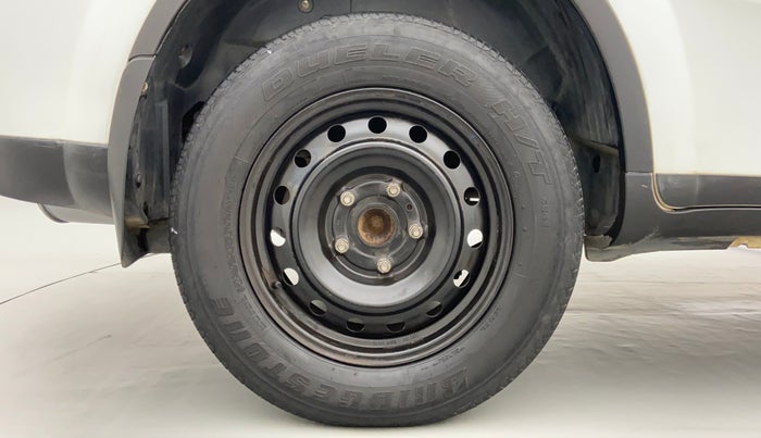 2017 Mahindra XUV500 W6 4X2, Diesel, Manual, 51,223 km, Right Rear Wheel
