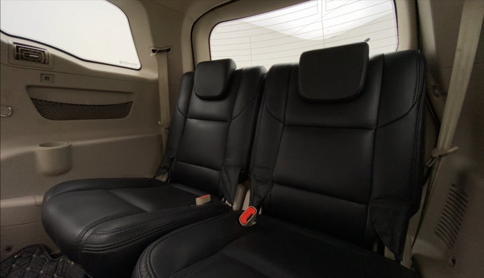 2017 Mahindra XUV500 W6 4X2, Diesel, Manual, 51,223 km, Third Seat Row ( optional )