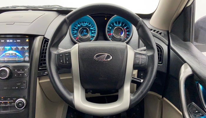 2017 Mahindra XUV500 W6 4X2, Diesel, Manual, 51,223 km, Steering Wheel Close Up