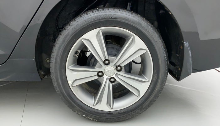 2018 Hyundai Verna 1.6 VTVT SX, Petrol, Manual, 30,687 km, Left Rear Wheel