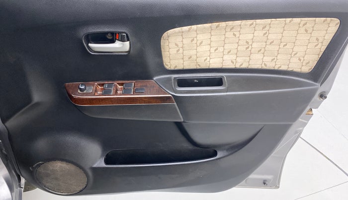 2018 Maruti Wagon R 1.0 VXI, CNG, Manual, 84,844 km, Driver Side Door Panels Control