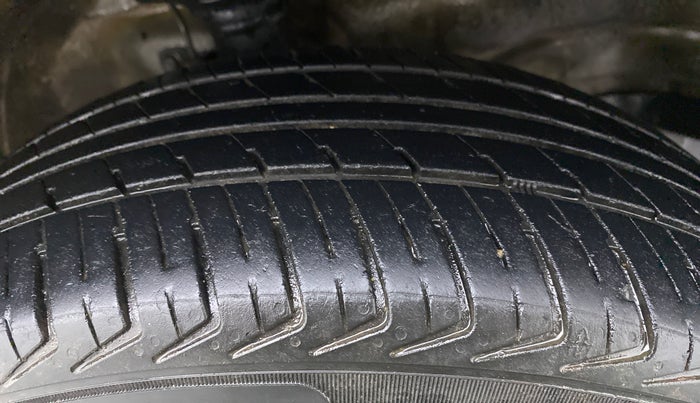 2018 Maruti Wagon R 1.0 VXI, CNG, Manual, 84,844 km, Right Front Tyre Tread