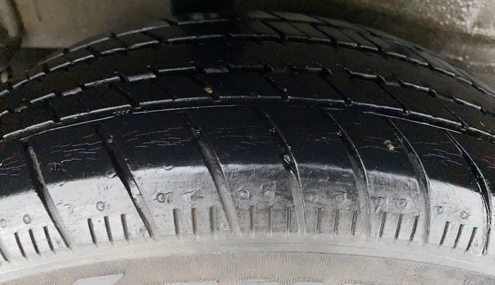 2018 Maruti Celerio VXI d, Petrol, Manual, 29,674 km, Right Rear Tyre Tread