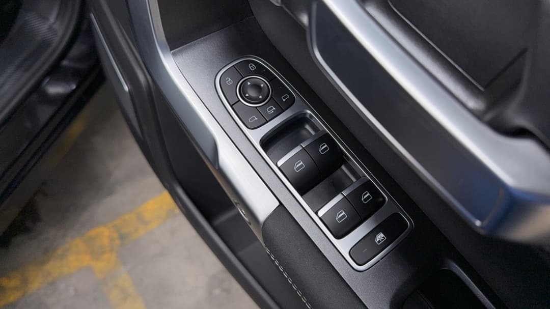 2025 Jaecoo J7 Core, Automatic, 15812 km, Drivers Side Door Panel Controls