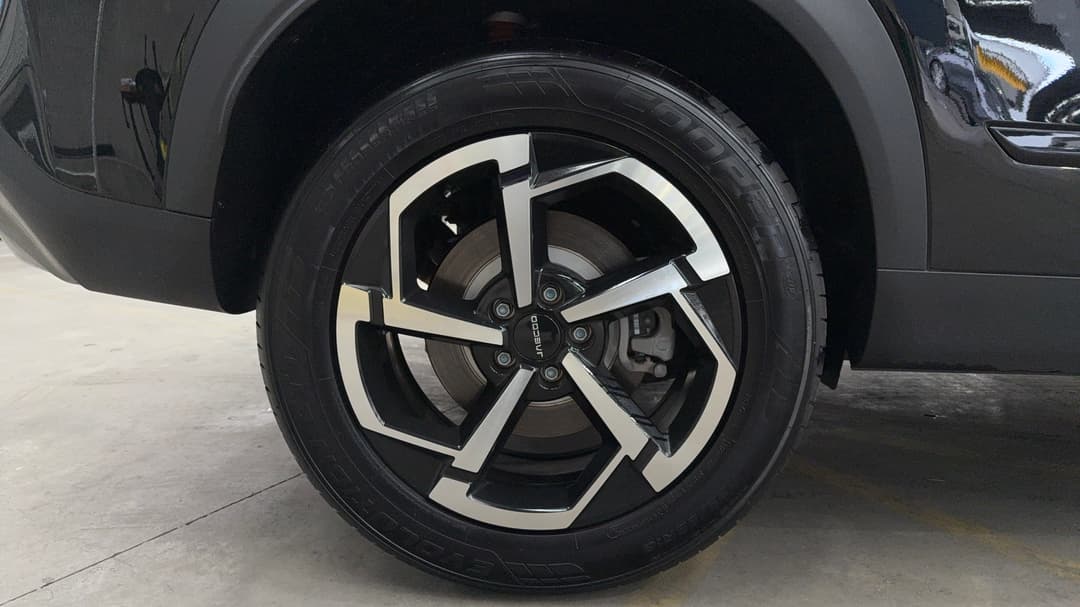 2025 Jaecoo J7 Core, Automatic, 15812 km, Right Rear Wheel