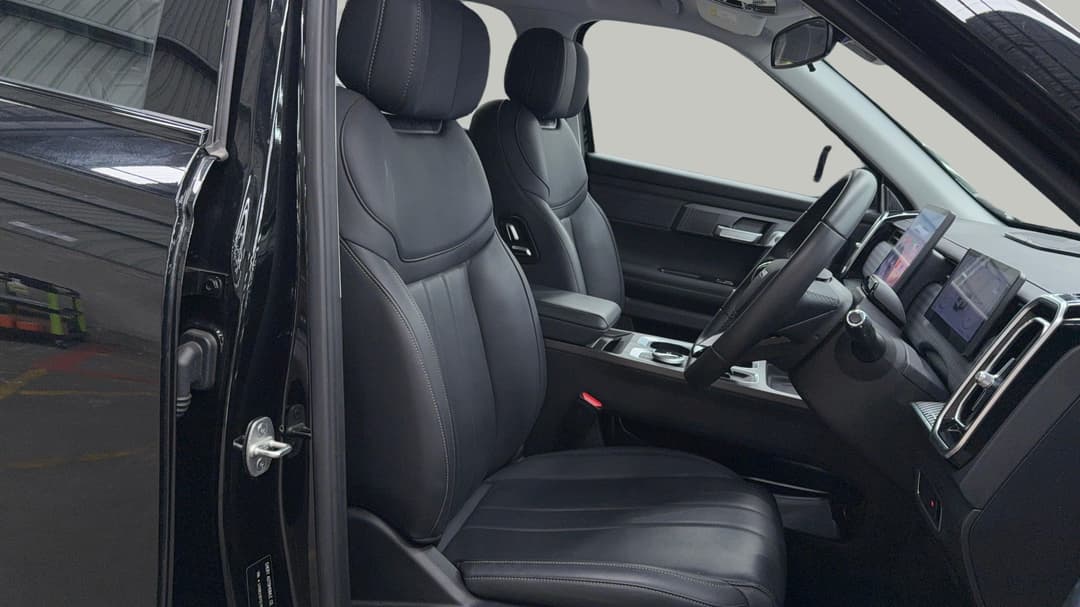 2025 Jaecoo J7 Core, Automatic, 15812 km, Right Side Front Door Cabin View
