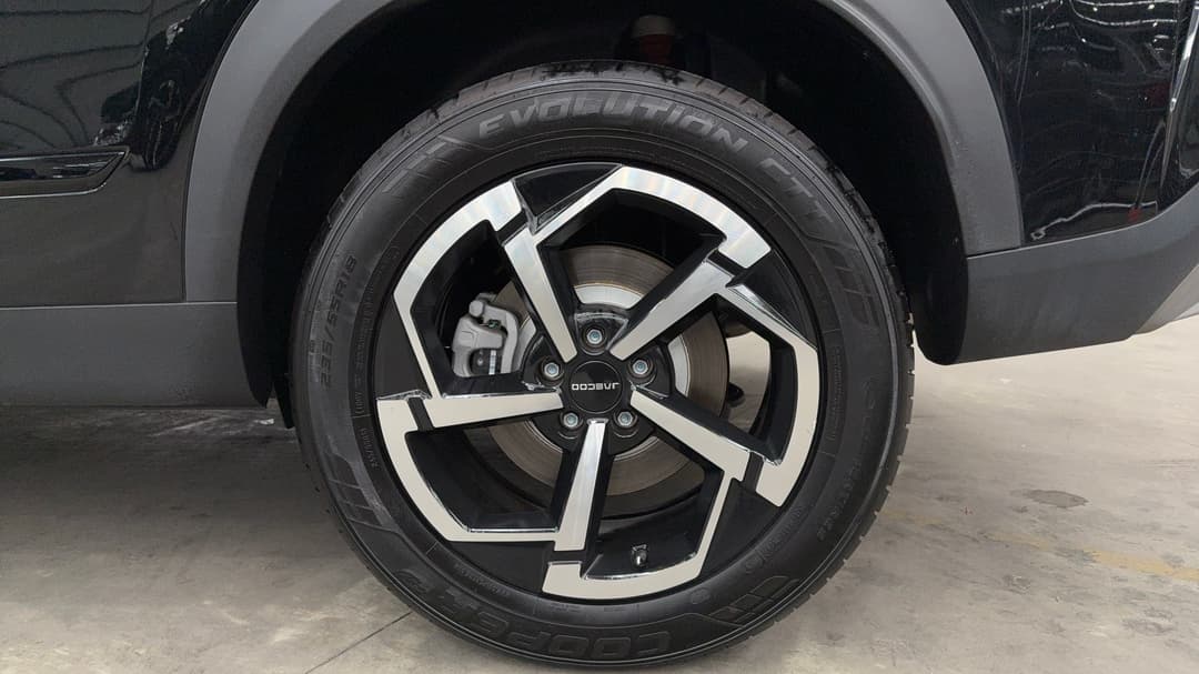 2025 Jaecoo J7 Core, Automatic, 15812 km, Left Rear Wheel
