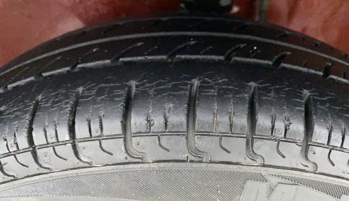 2010 Maruti Alto LXI, Petrol, Manual, 55,637 km, Left Front Tyre Tread