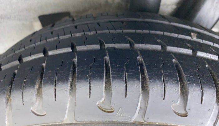 2014 Hyundai Xcent SX 1.2 OPT, Petrol, Manual, 16,754 km, Left Rear Tyre Tread