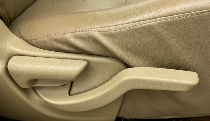 2014 Honda Amaze 1.2 SMT I VTEC, Petrol, Manual, 38,132 km, Driver Side Adjustment Panel