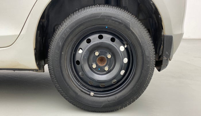 2016 Maruti Swift VXI, Petrol, Manual, 60,395 km, Left Rear Wheel