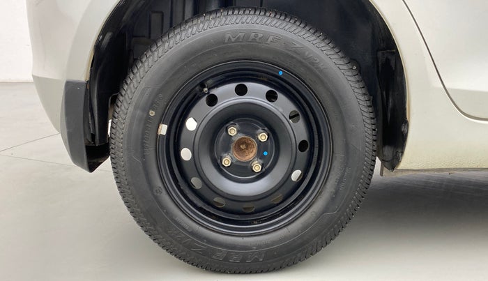2016 Maruti Swift VXI, Petrol, Manual, 60,395 km, Right Rear Wheel
