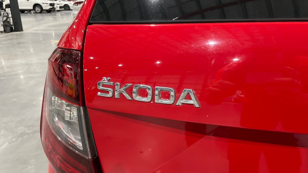 2020 SKODA Octavia 110 Tsi Base, Automatic, 78102 km, Badge (Boot Left Side)