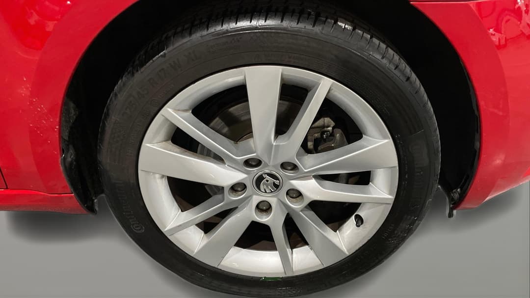2020 SKODA Octavia 110 Tsi Base, Automatic, 78102 km, Right Front Wheel