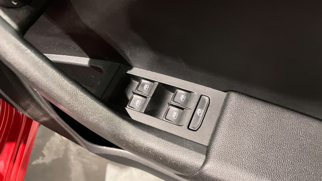 2020 SKODA Octavia 110 Tsi Base, Automatic, 78102 km, Drivers Side Door Panel Controls