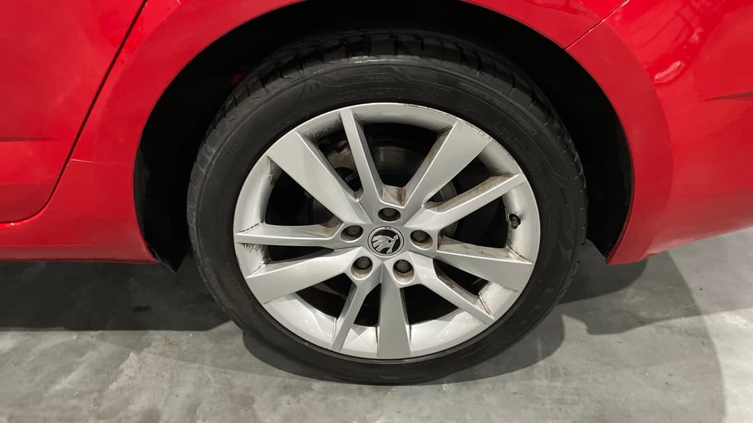 2020 SKODA Octavia 110 Tsi Base, Automatic, 78102 km, Left Rear Wheel