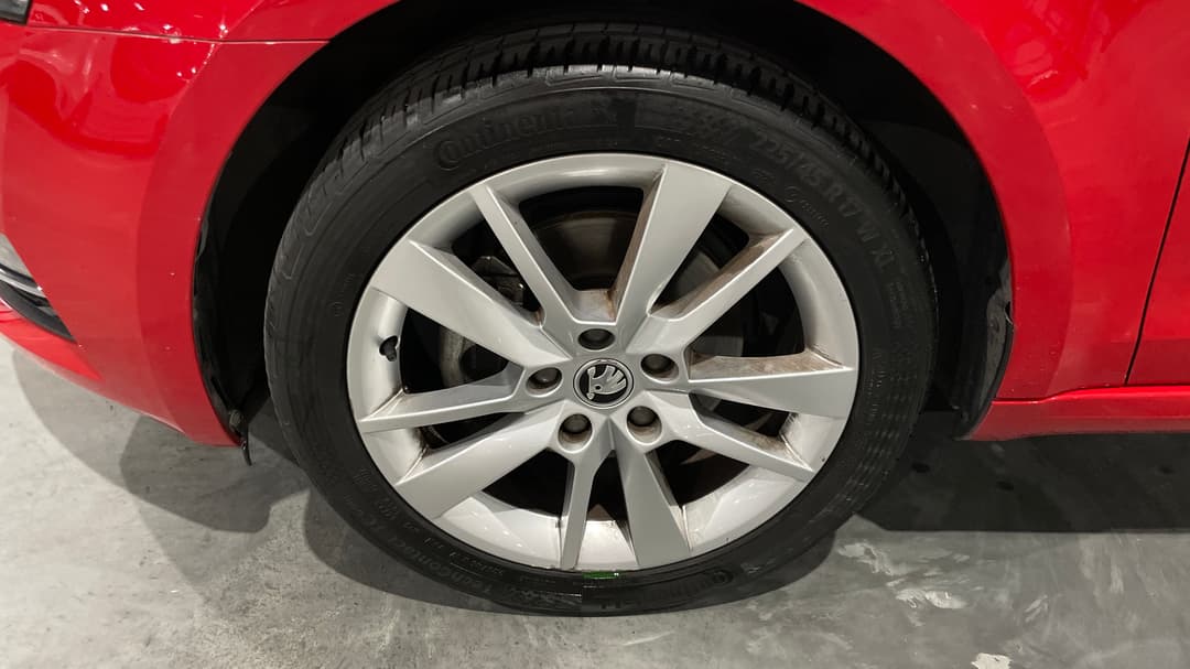 2020 SKODA Octavia 110 Tsi Base, Automatic, 78102 km, Left Front Wheel